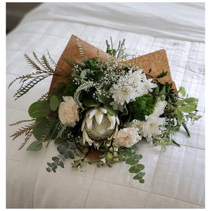 Artisan Hand-Tied Bouquet, Deluxe