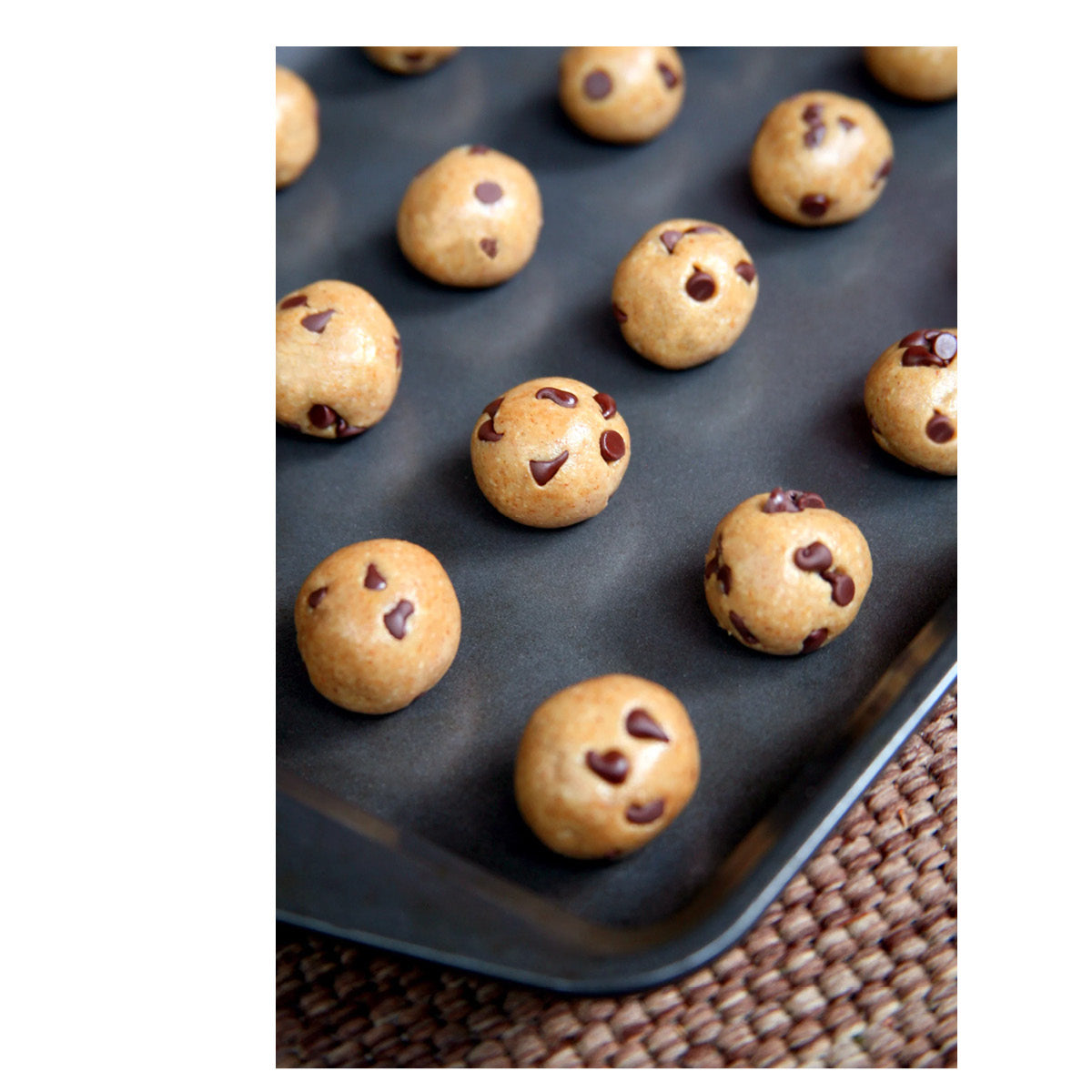Bakersource Chocolate Chunk Cookie Dough Balls, 21pk approx